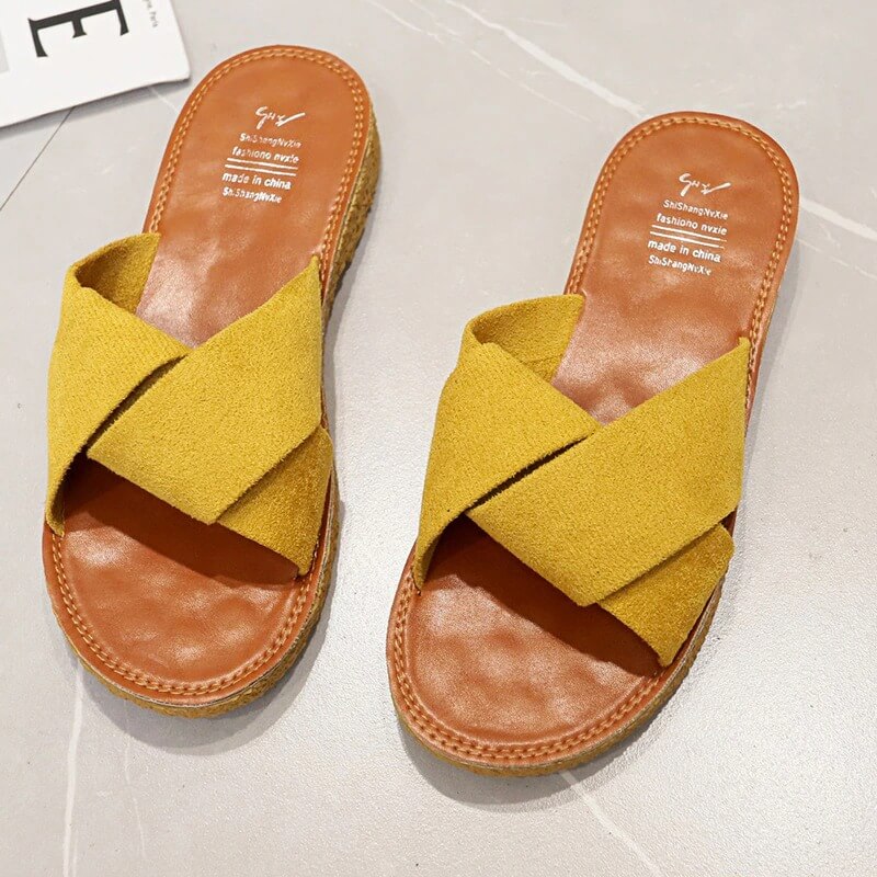Criss-cross hihna Sandaalit