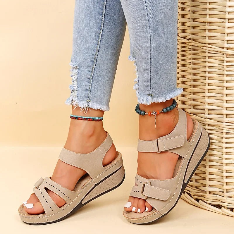 Naisten PU Chunky Platform Walking Sandaalit