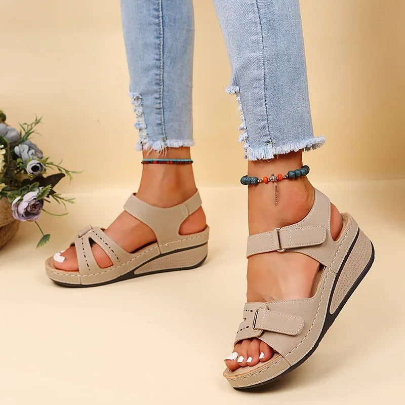 Naisten PU Chunky Platform Walking Sandaalit