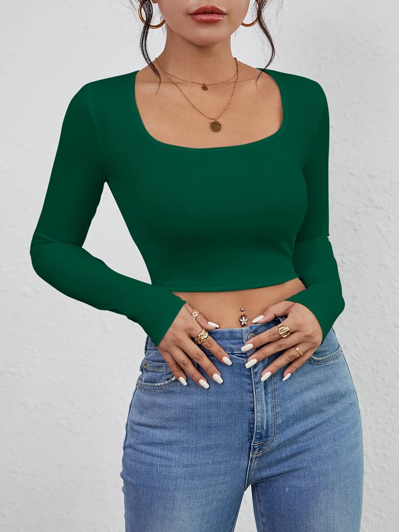 Naisten Square Neck Slim Fit T-paita