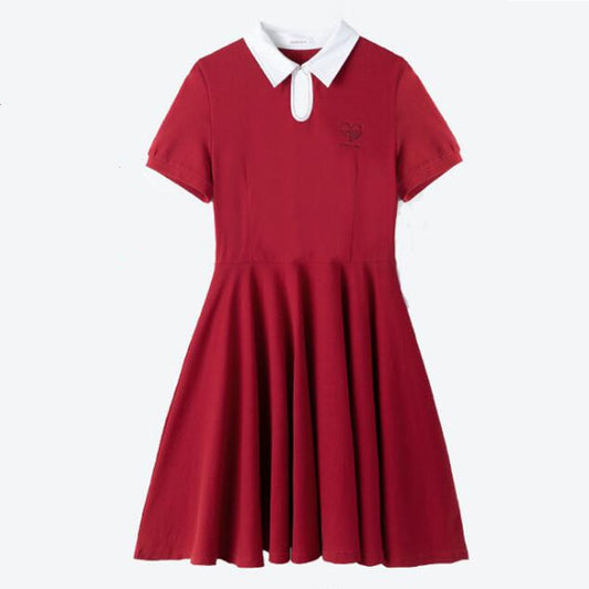 Burgundinpunainen mekko