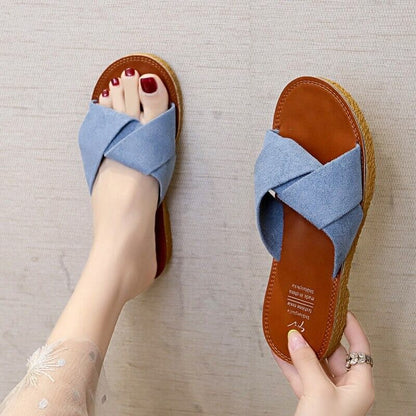 Criss-cross hihna Sandaalit