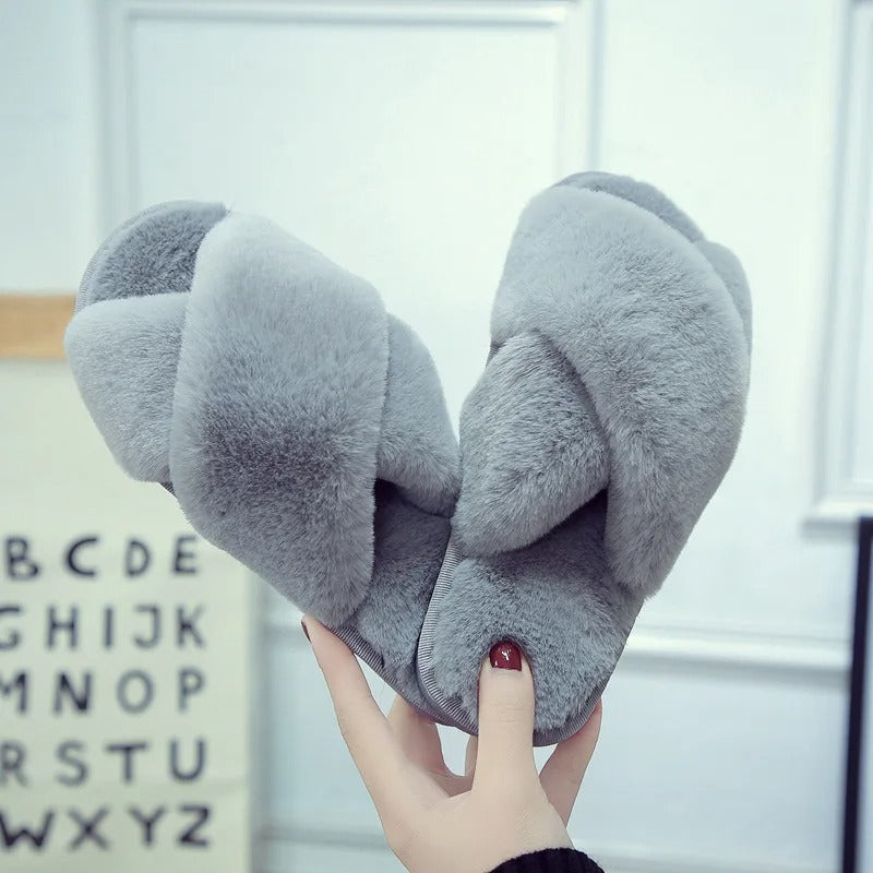 Cross Design Pehmeä Plush Tossut
