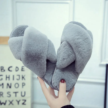 Cross Design Pehmeä Plush Tossut