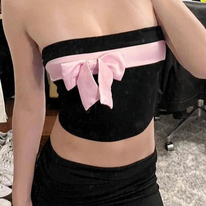 Naisten rusettikaulusinen olkaimeton crop-top